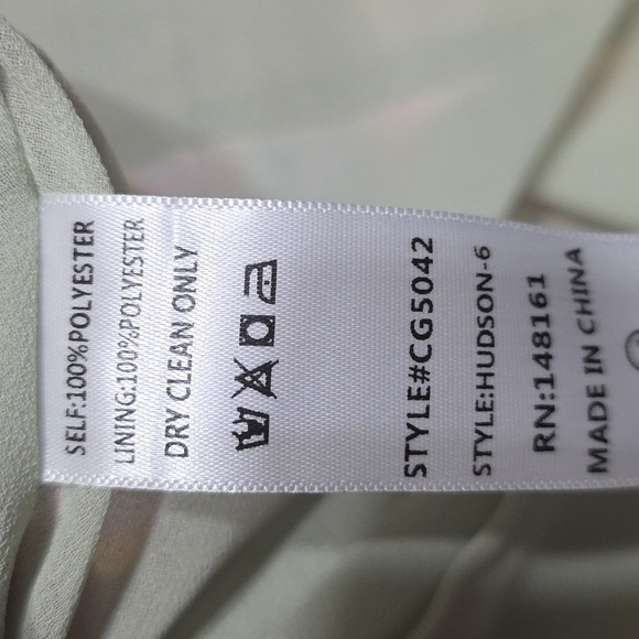 NWT Buddy Love Women's Dress Pastel Floral Brocadish Ruffly Plunging Party Sz M - Picture 15 of 15